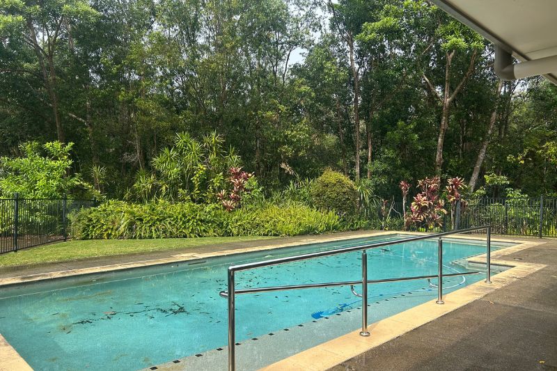 Swimming-pool-retirement-living-Mooloolah